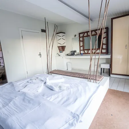 Element Hotel 3*